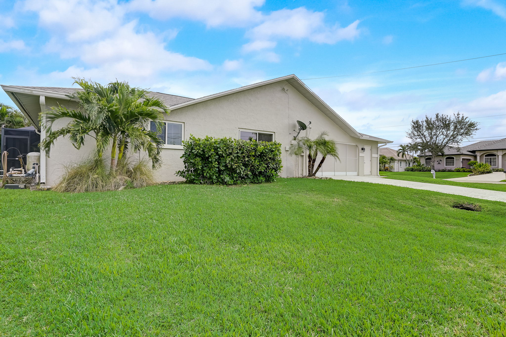 Sw Th Terrace Cape Coral Fl Showingtime Listing Media