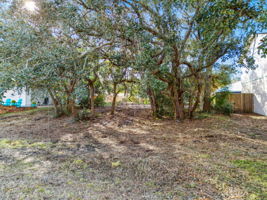 The lot is 60' x115' in a highly walkable and peaceful neighborhood ...