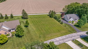  Photo 0