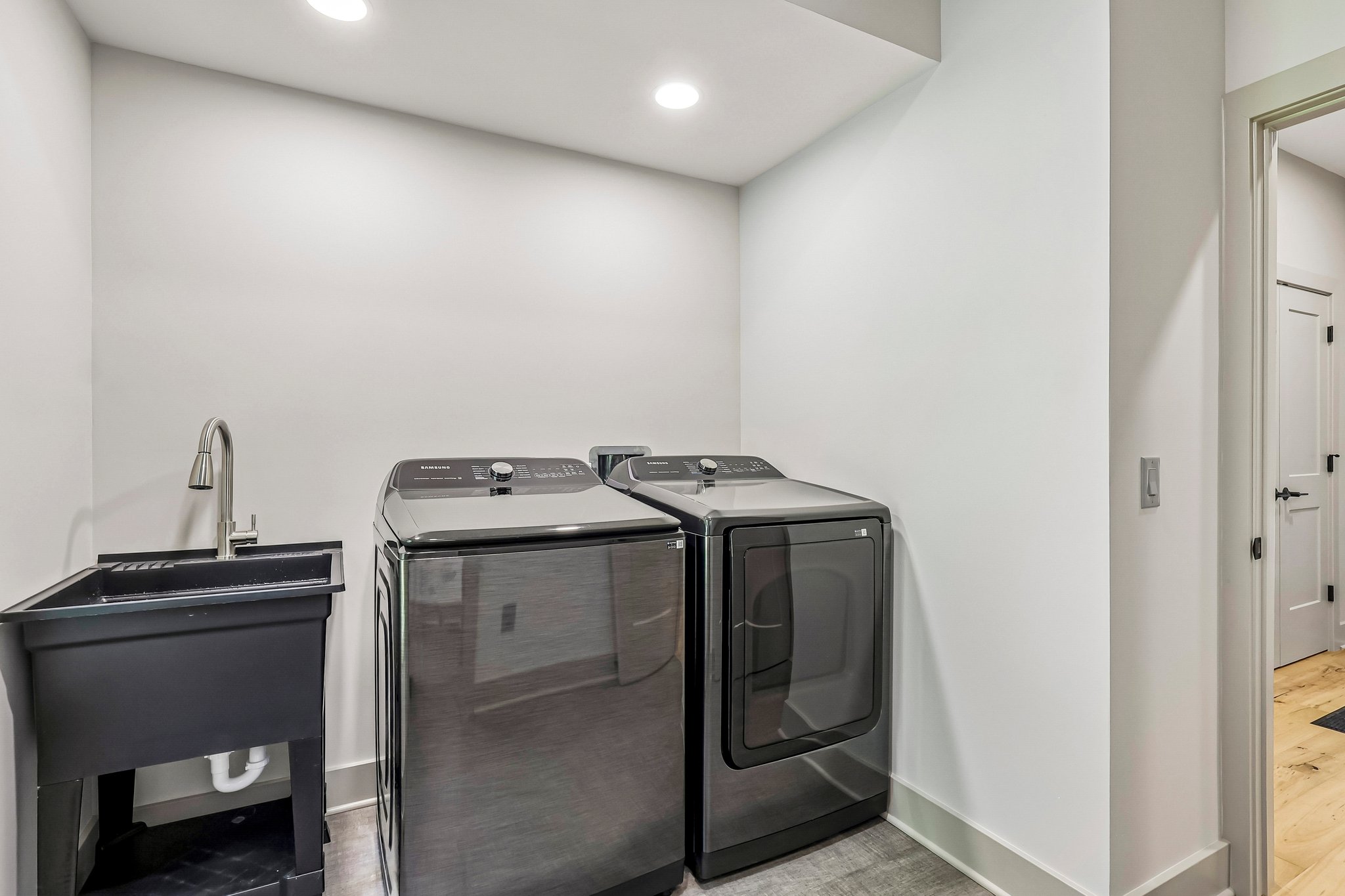 E Mohawk Dr 243-S1706-021.jpg