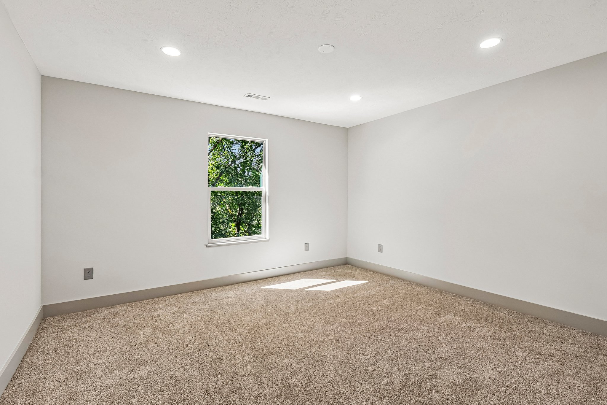 E Mohawk Dr 243-S1706-035.jpg
