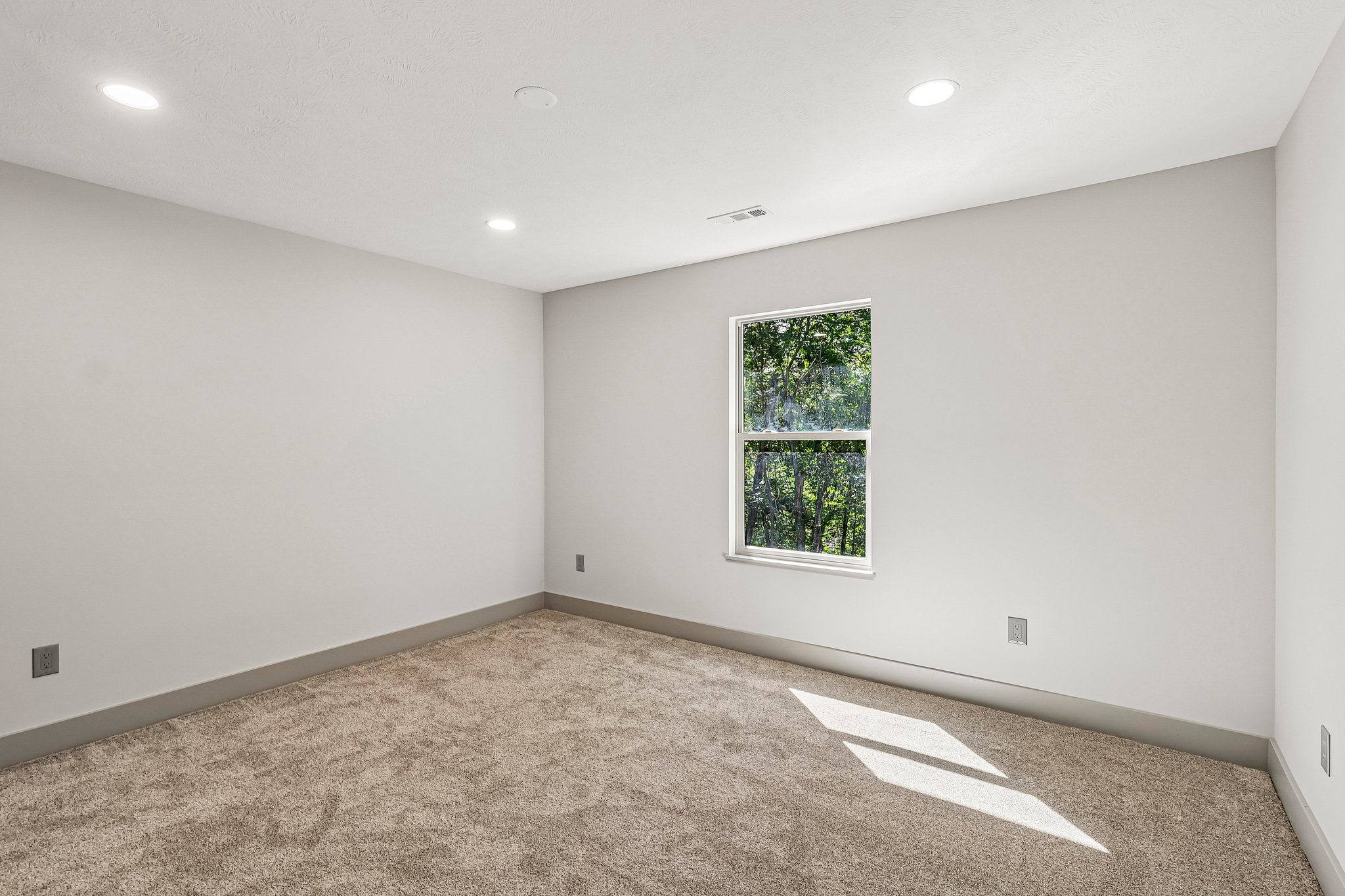 E Mohawk Dr 243-S1706-036.jpg