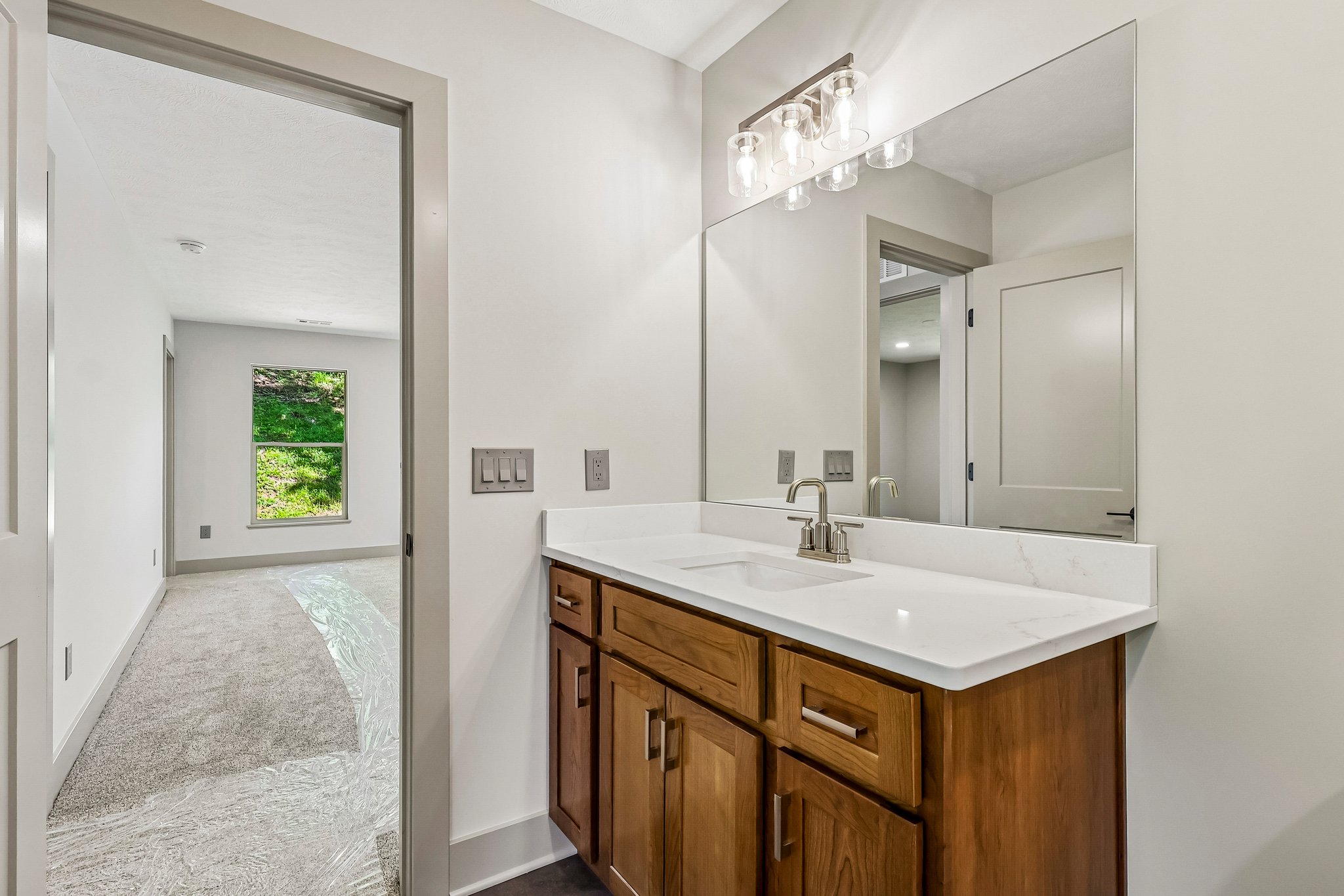 E Mohawk Dr 243-S1706-046.jpg