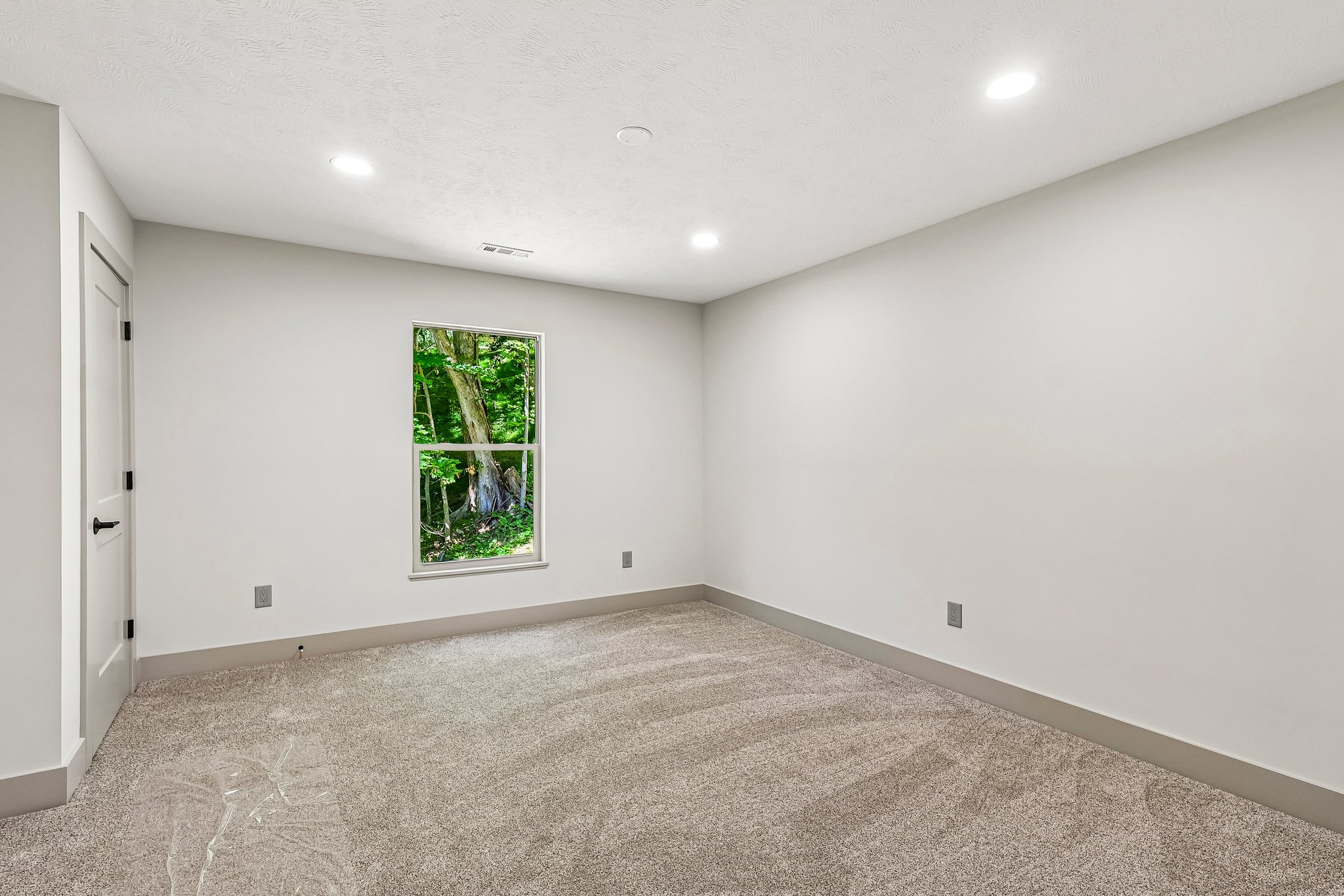 E Mohawk Dr 243-S1706-047.jpg