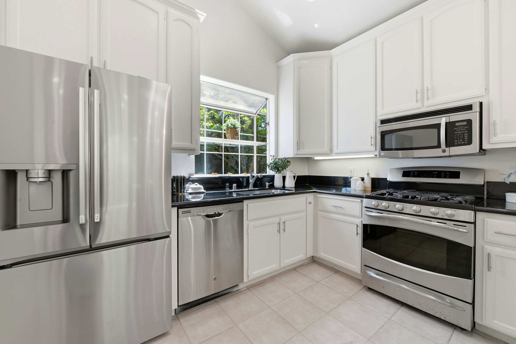 012_F8_1 Arroyo View Cir