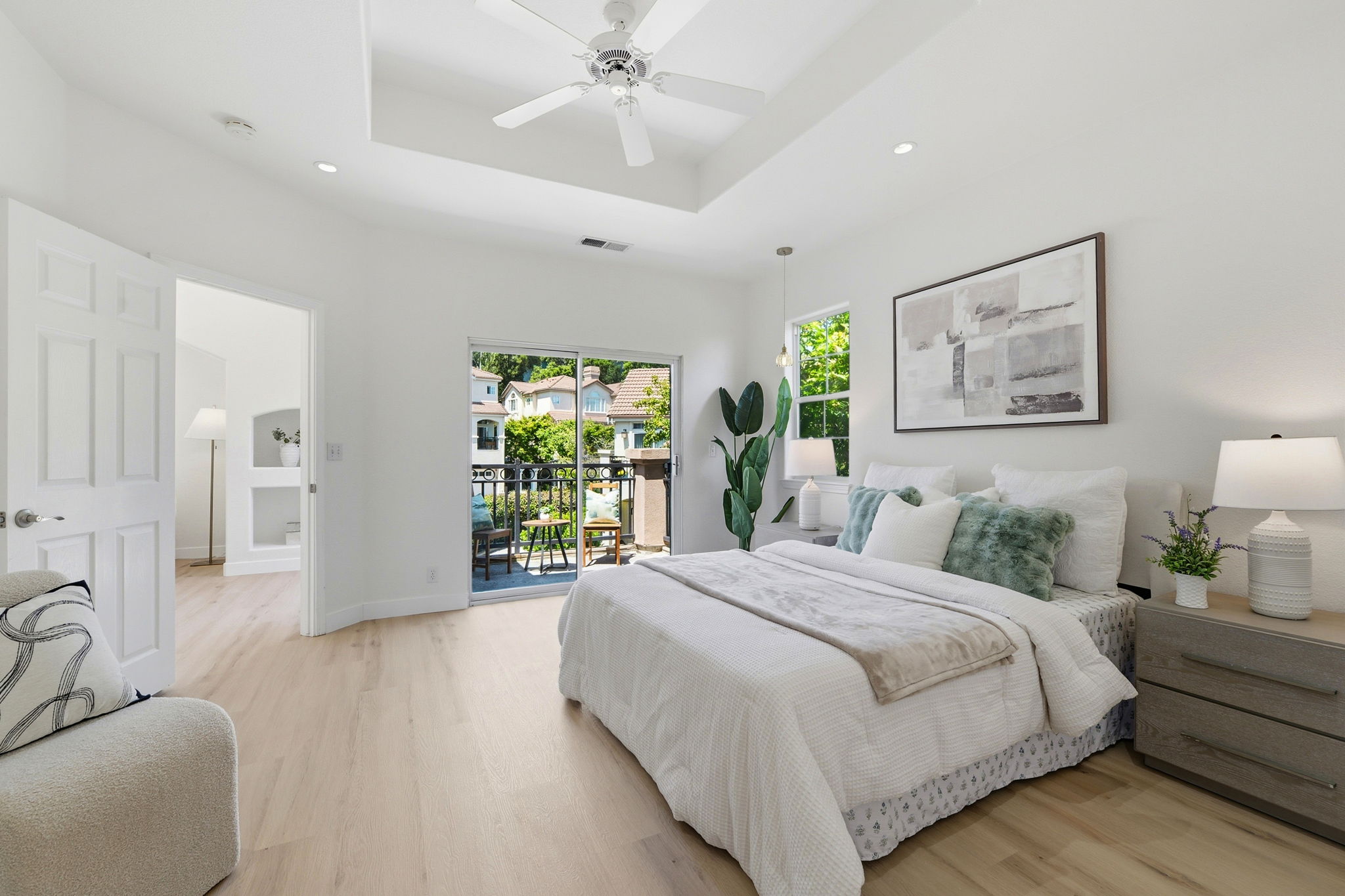 022_F8_1 Arroyo View Cir