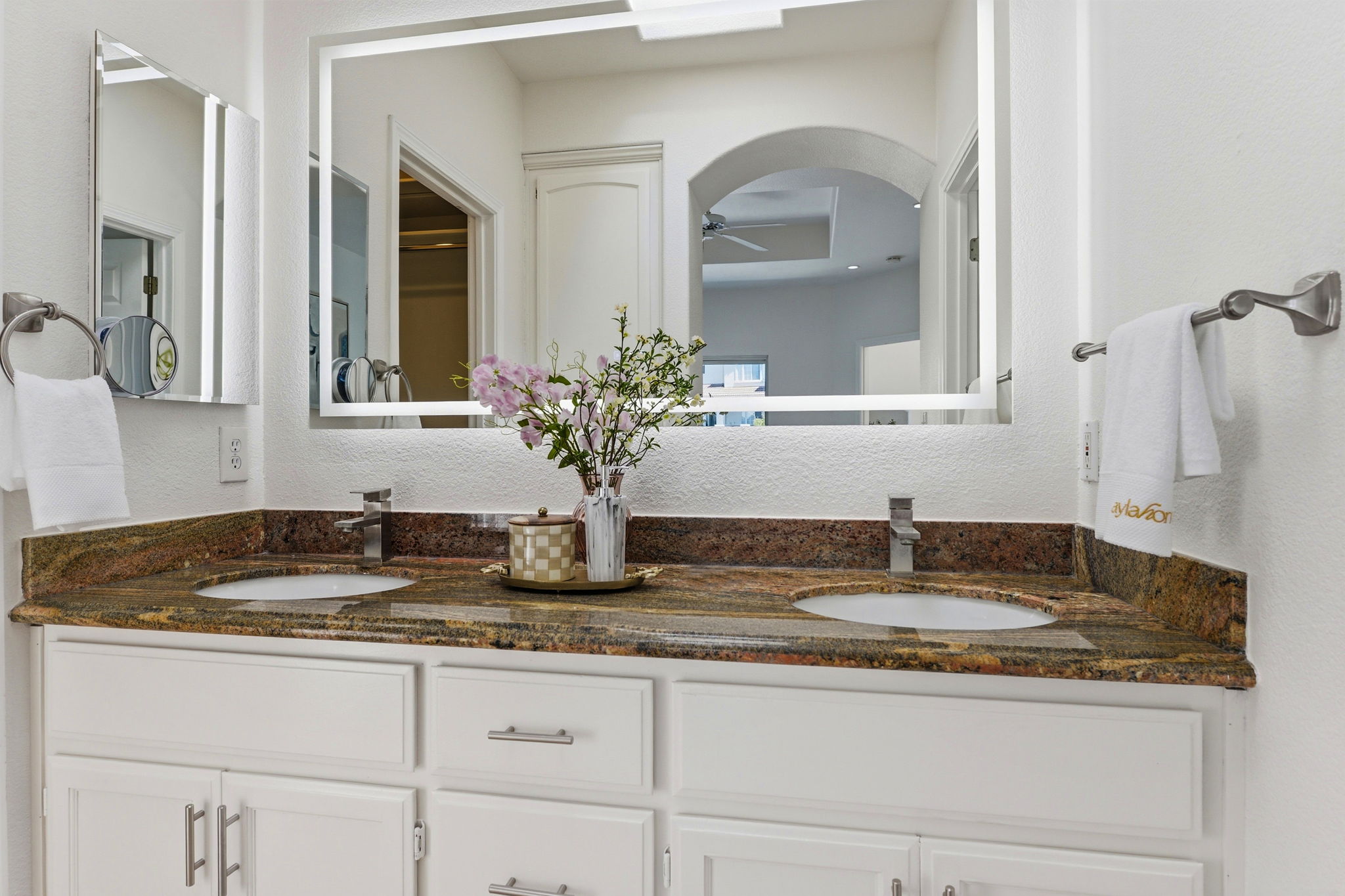 032_F8_1 Arroyo View Cir
