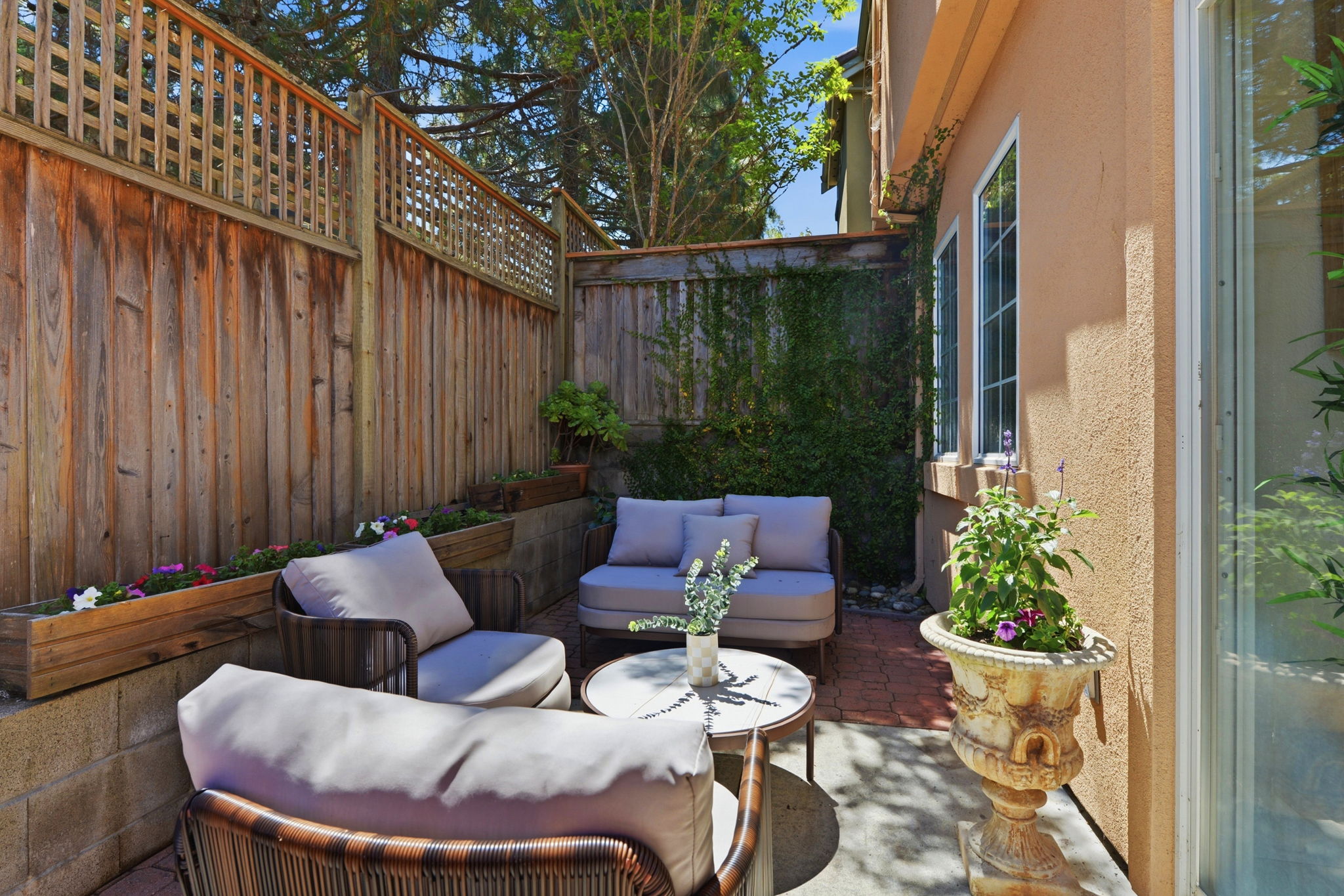 043_F8_1 Arroyo View Cir