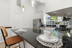 011_F8_1 Arroyo View Cir