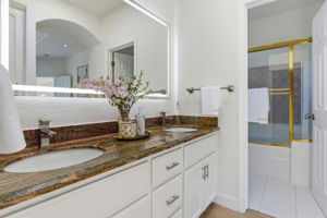 033_F8_1 Arroyo View Cir