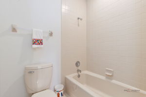  Photo 33