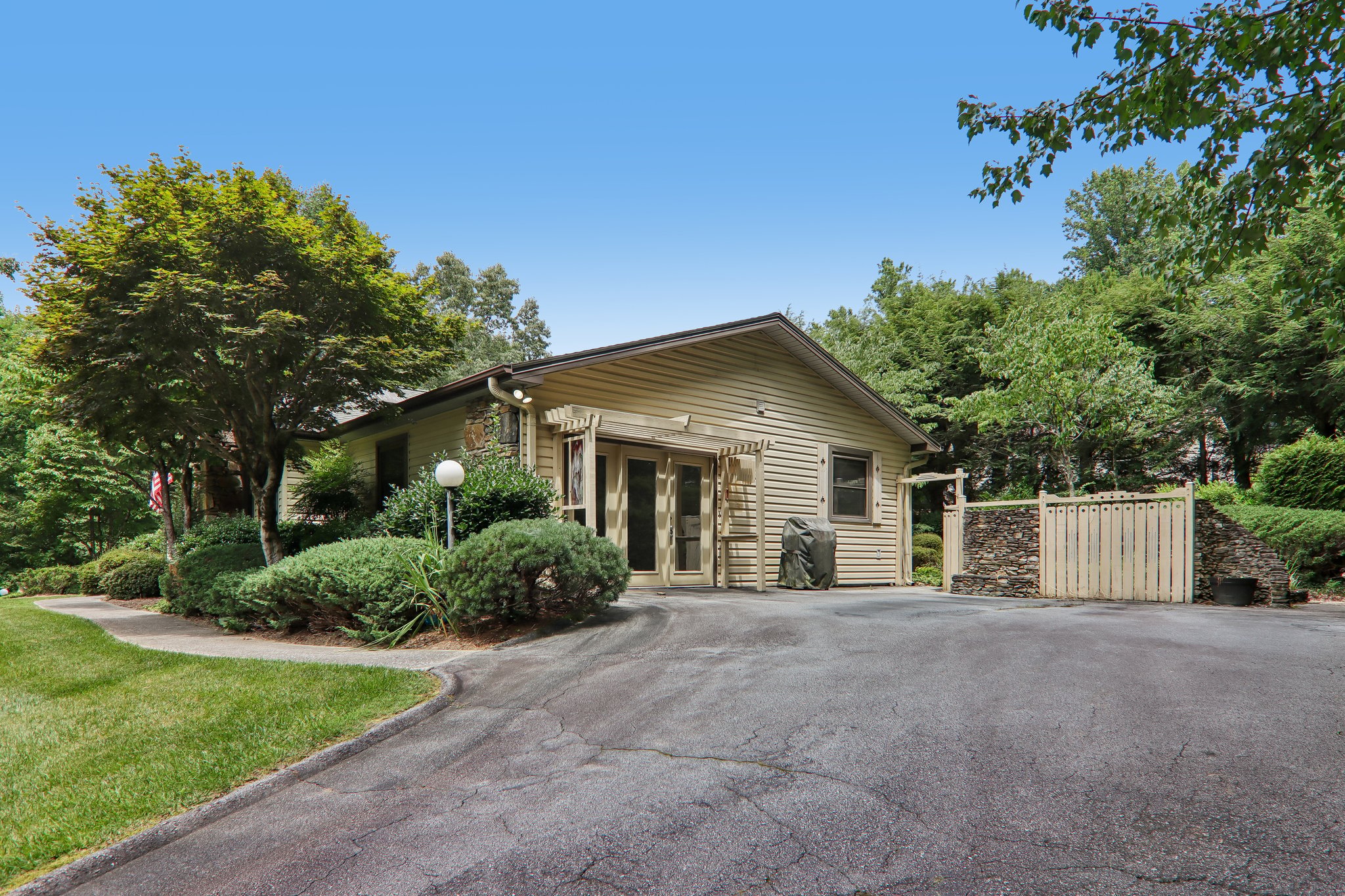 Bridle Path Ct-S0707-007.jpg