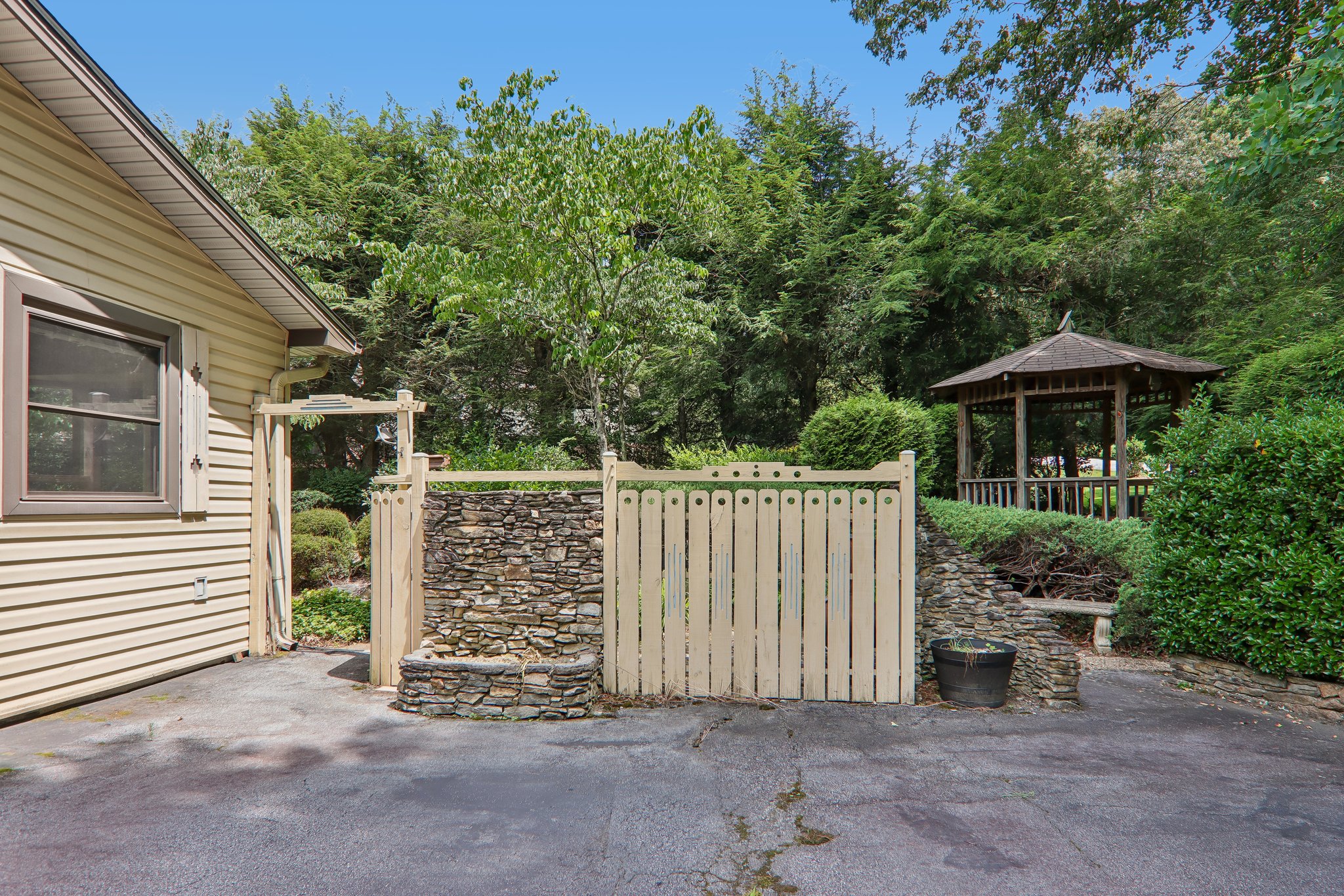 Bridle Path Ct-S0707-048.jpg
