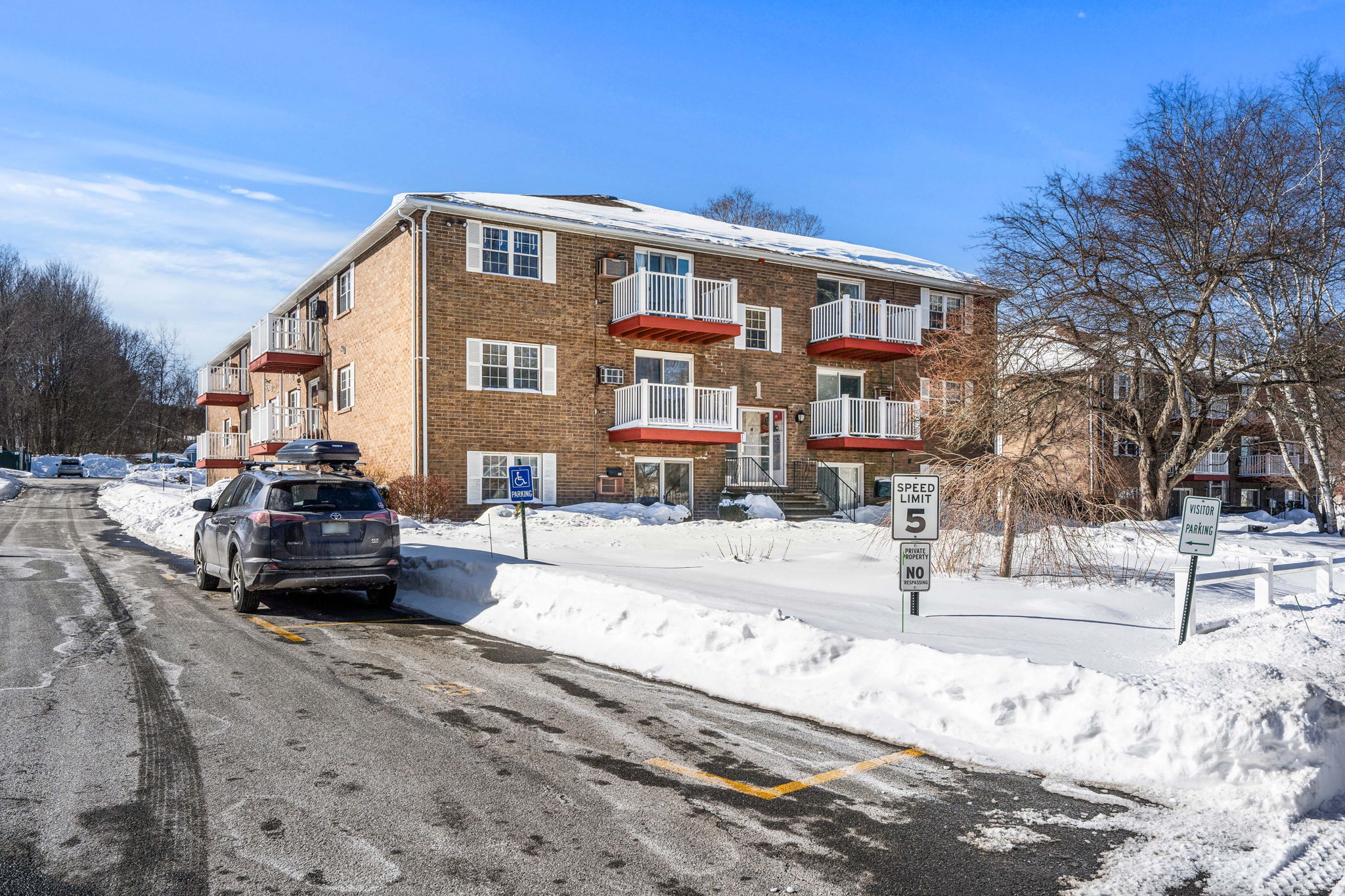 1 Brown Ave, Amesbury, MA 01913, USA