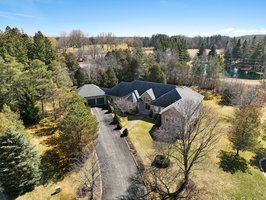 1 Cedar Ridge Rd, Whitchurch-Stouffville ON