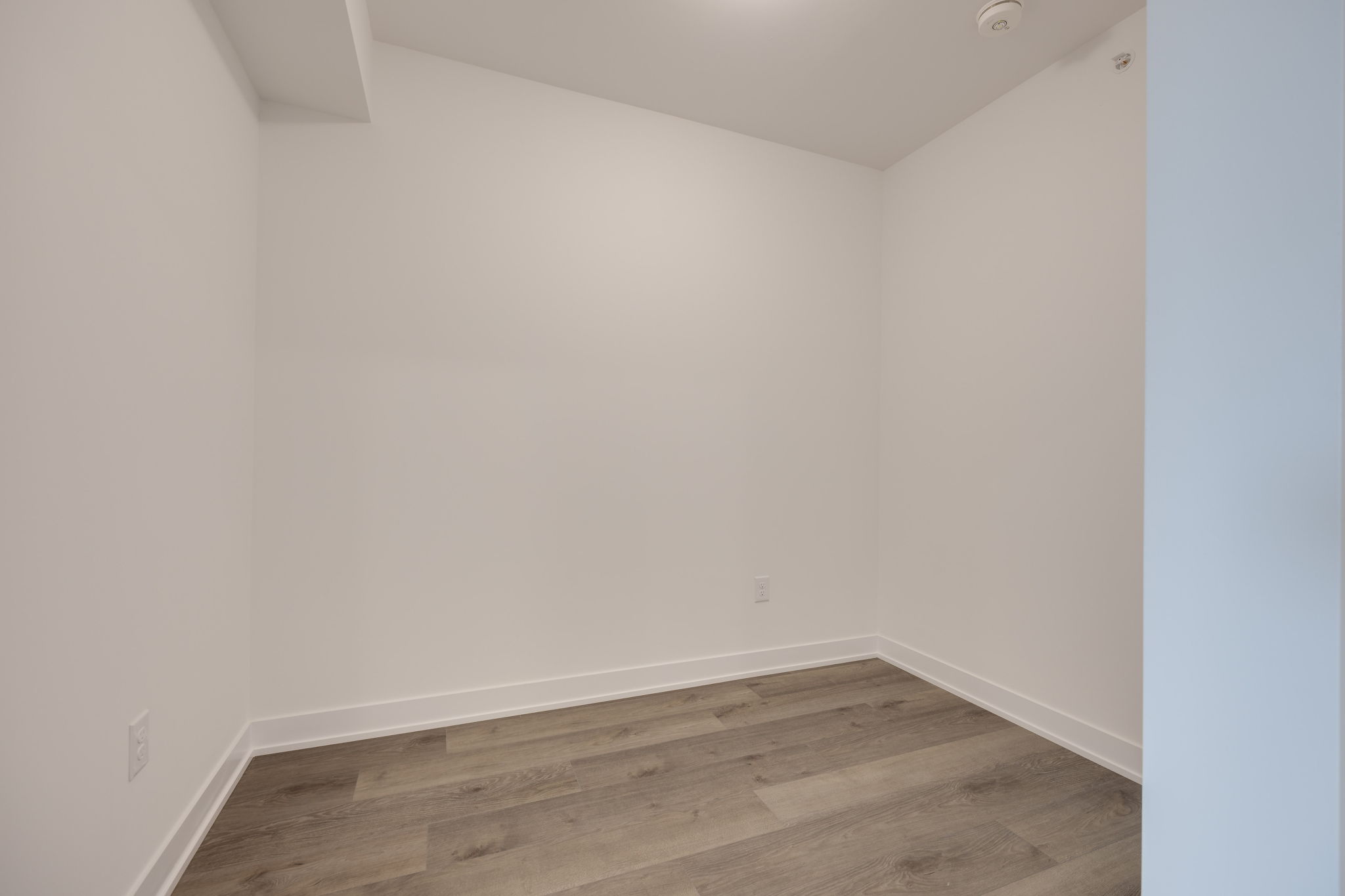 Barrie property showcase — delivered property photograph 18