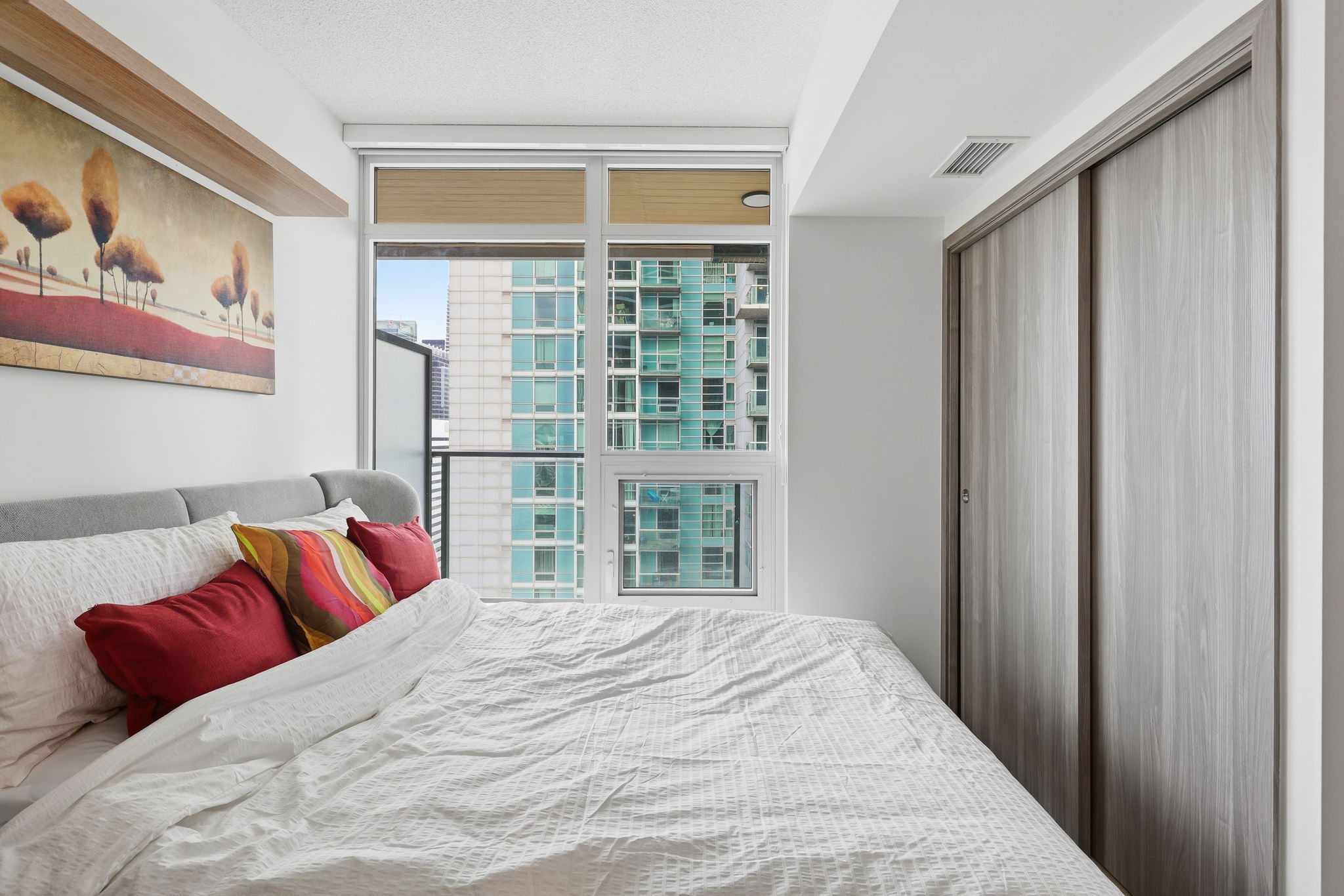 Toronto property showcase — delivered property photograph 14