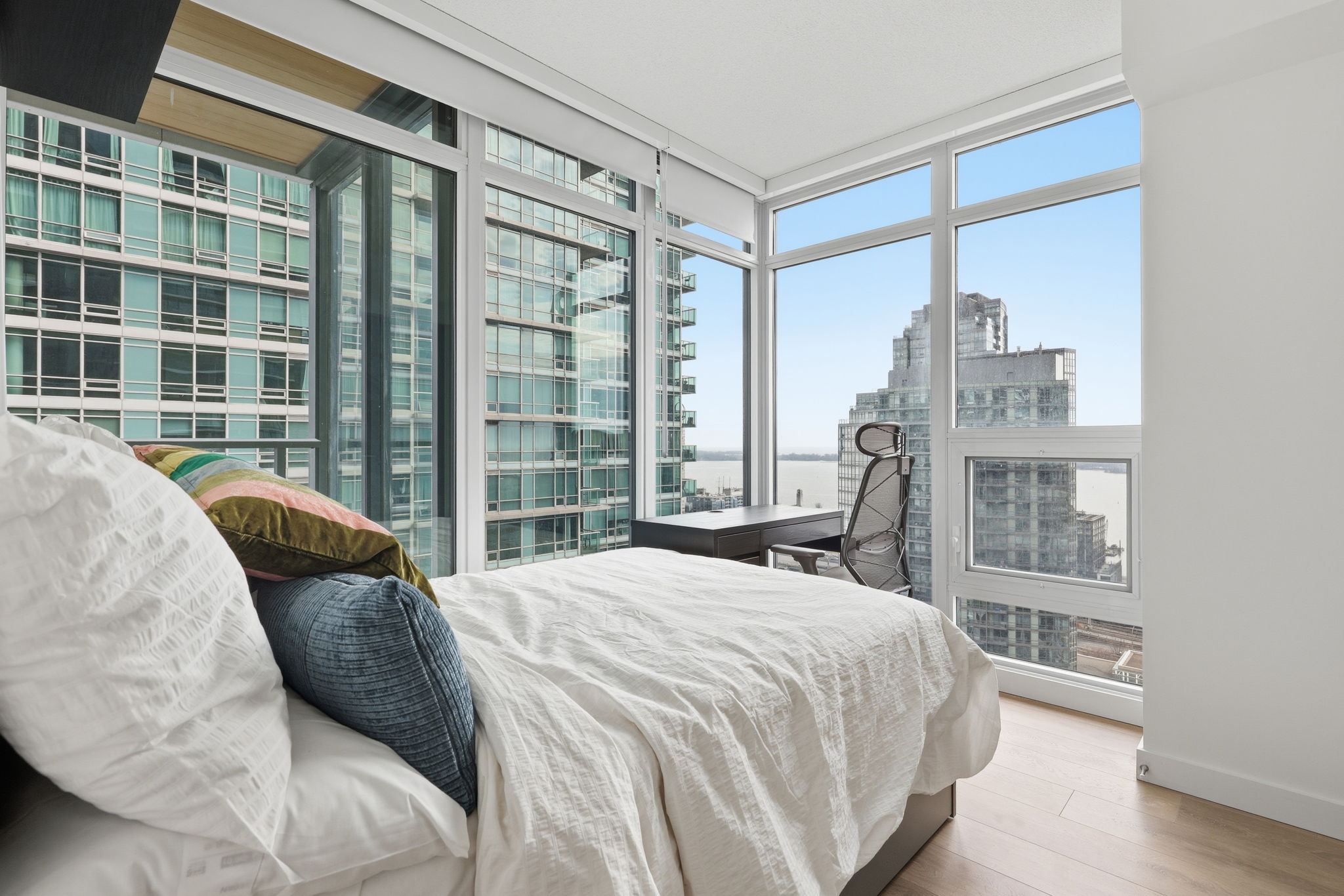 Toronto property showcase — delivered property photograph 18