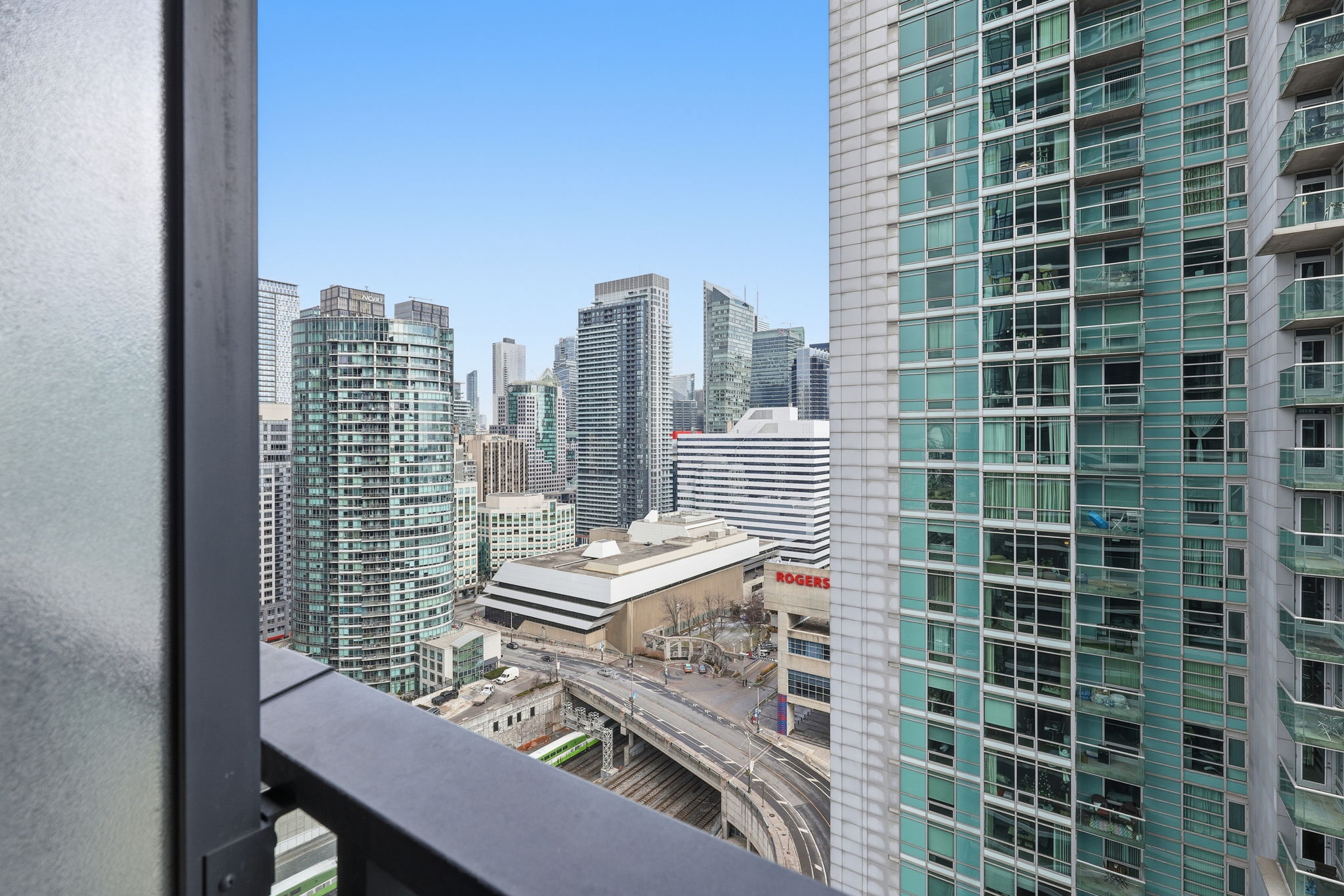 Toronto property showcase — delivered property photograph 25