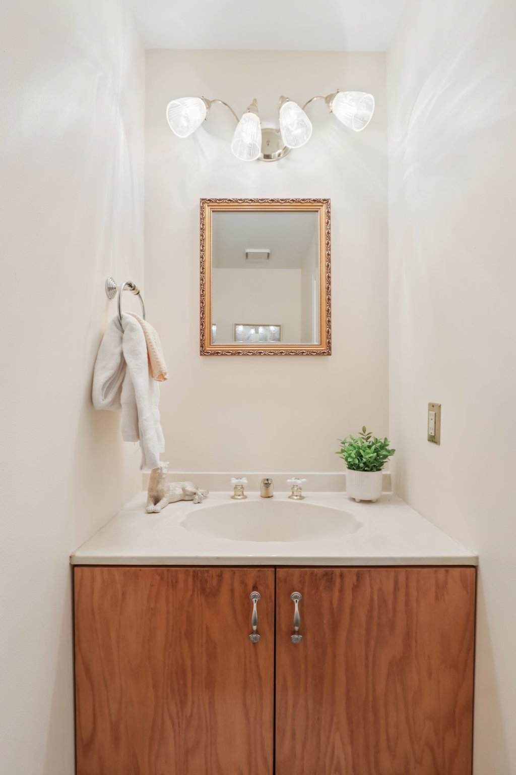 Daisy Ln-S0412-028.jpg