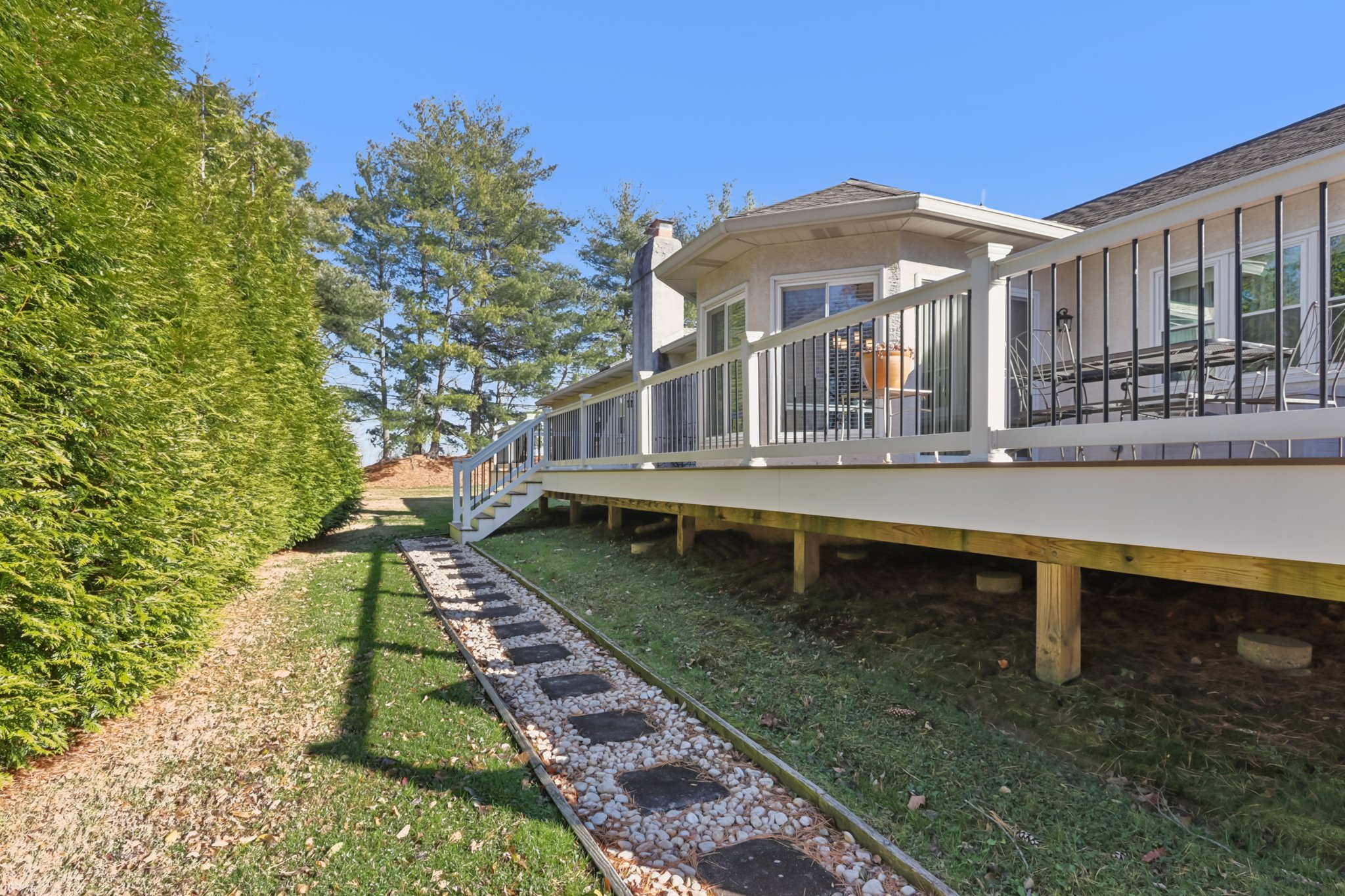 Daisy Ln-S0412-067.jpg