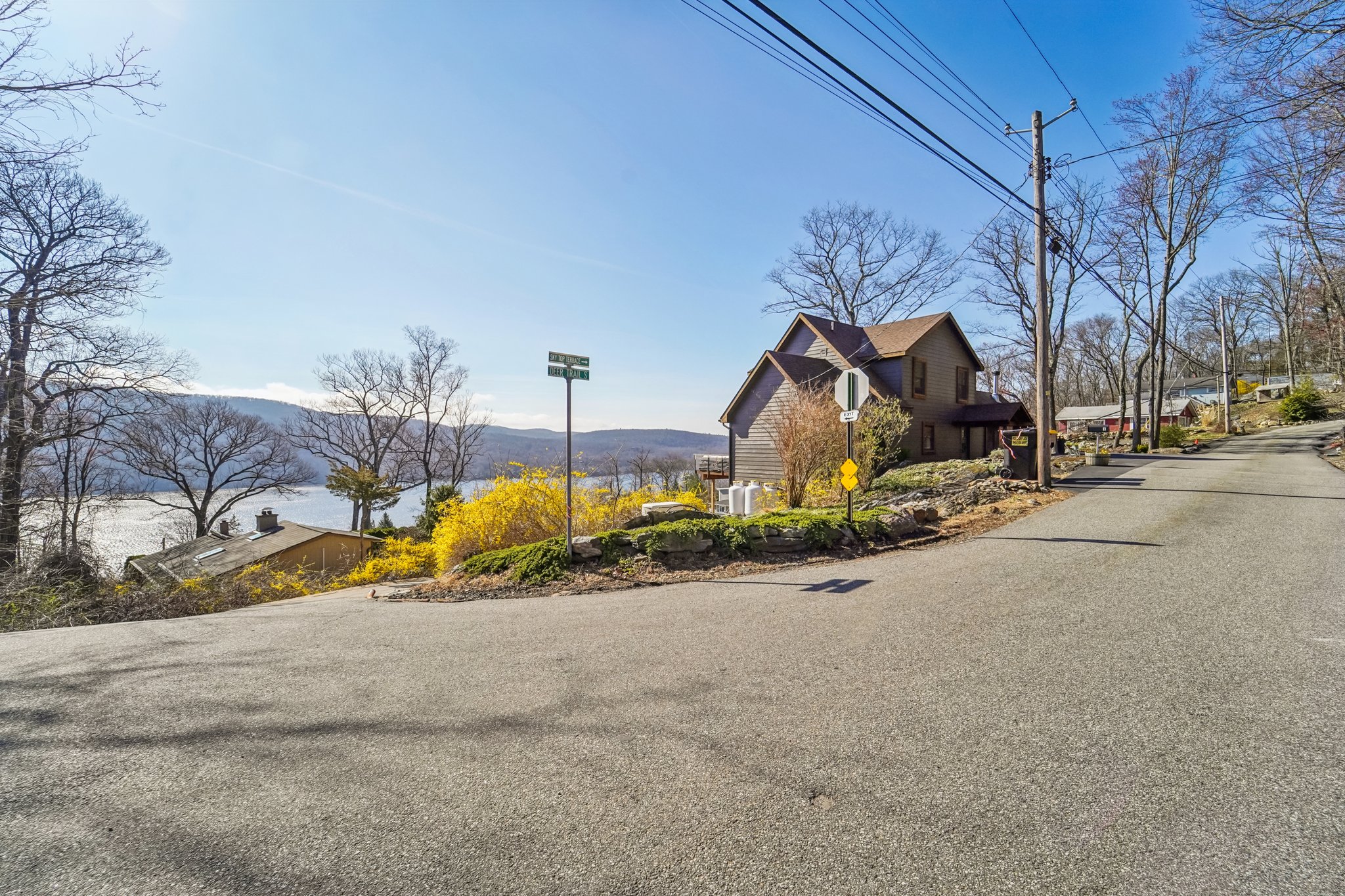 Deer Trl-S1004-002.jpg