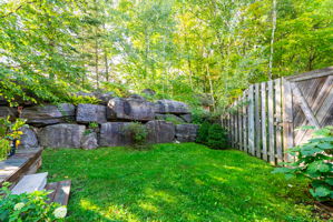  Photo 76