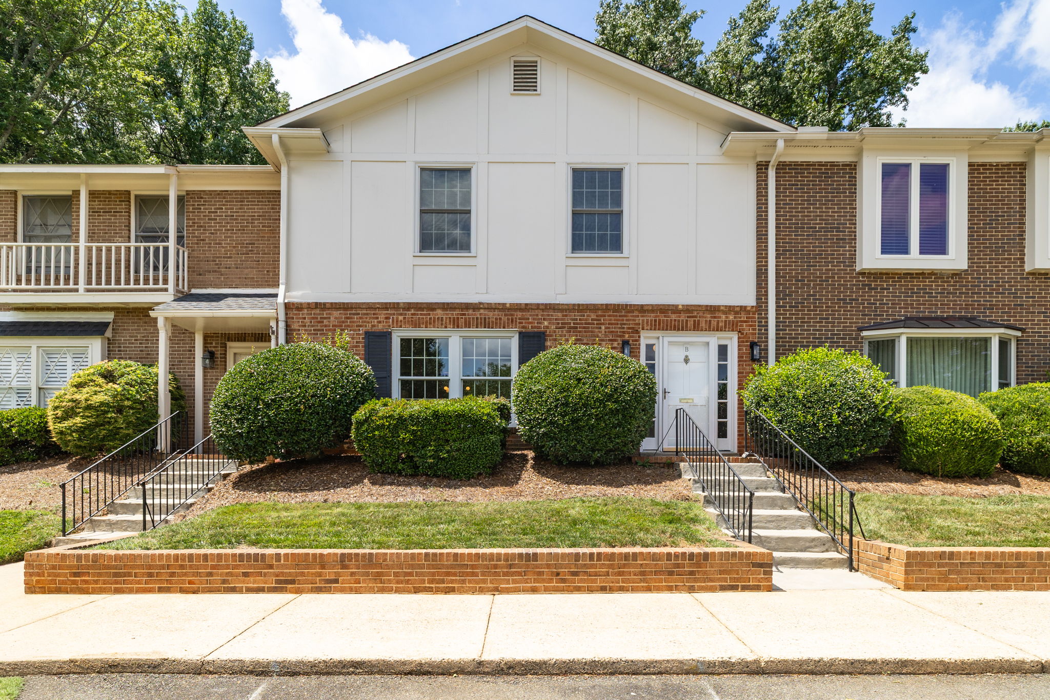 1 Fountain Manor Dr # B-1