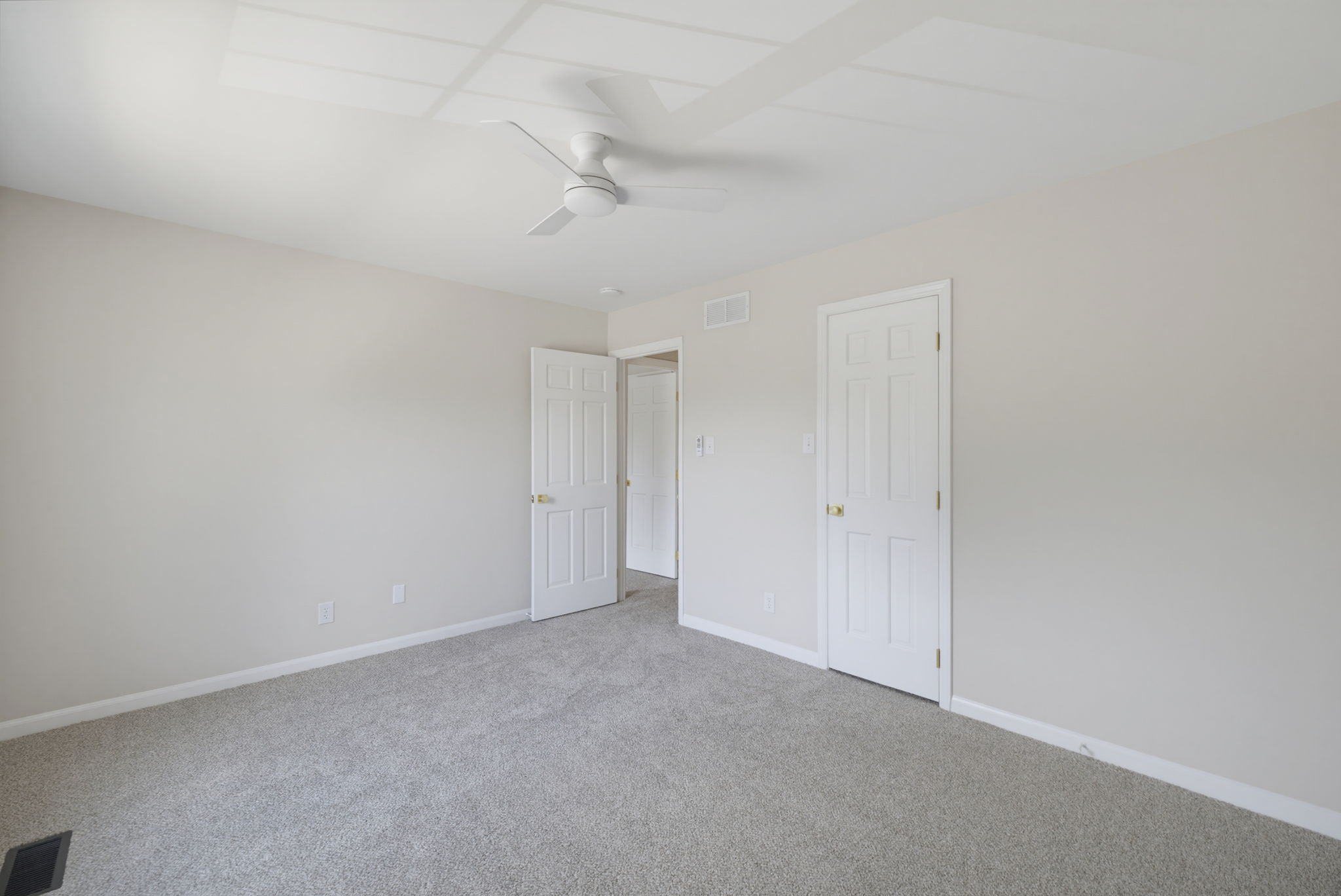 1 Fountain Manor Dr # B-28