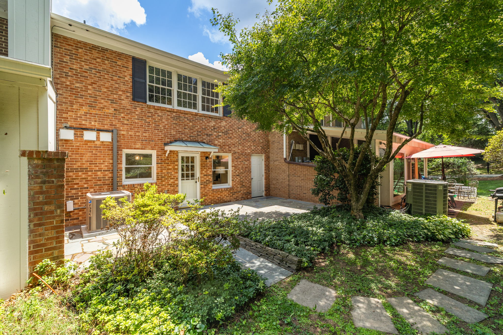 1 Fountain Manor Dr # B-33