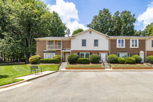 1 Fountain Manor Dr # B-2