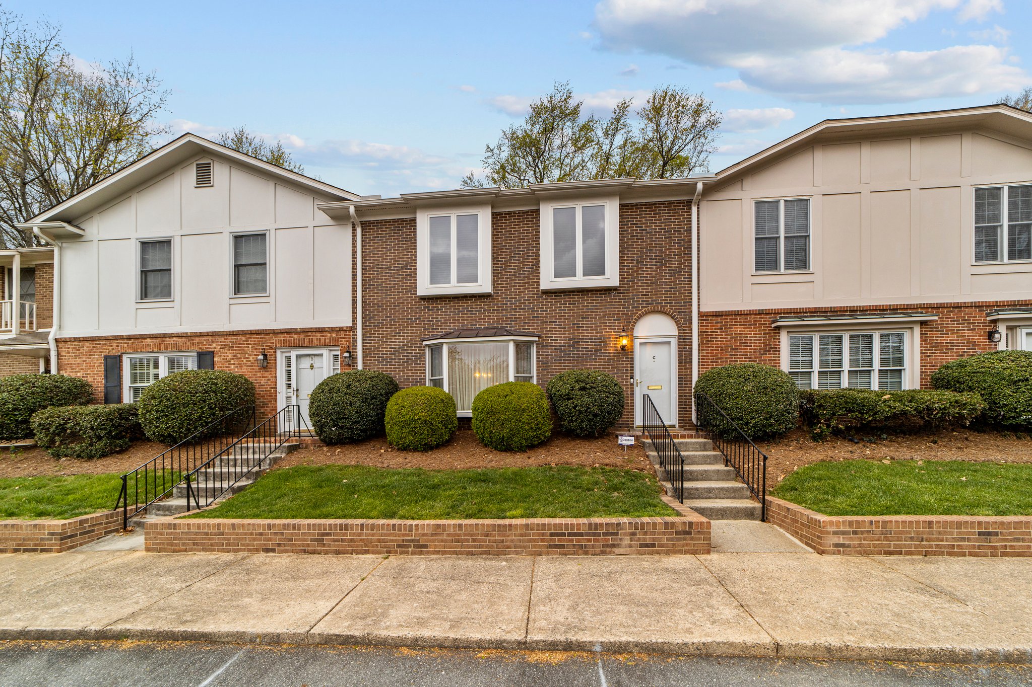 1 Fountain Manor Dr, Greensboro, NC 27405