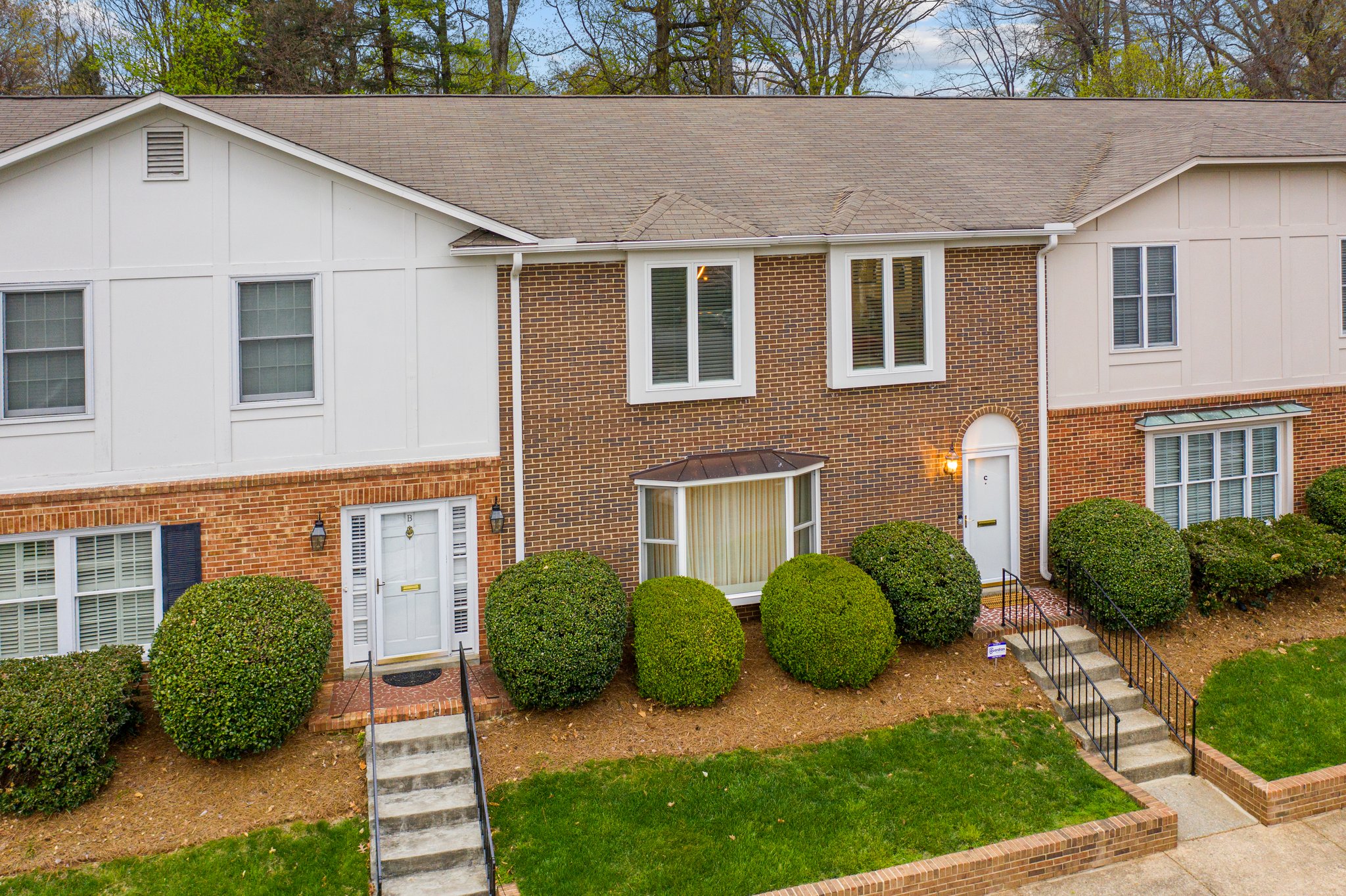 1 Fountain Manor Dr, Greensboro, NC 27405