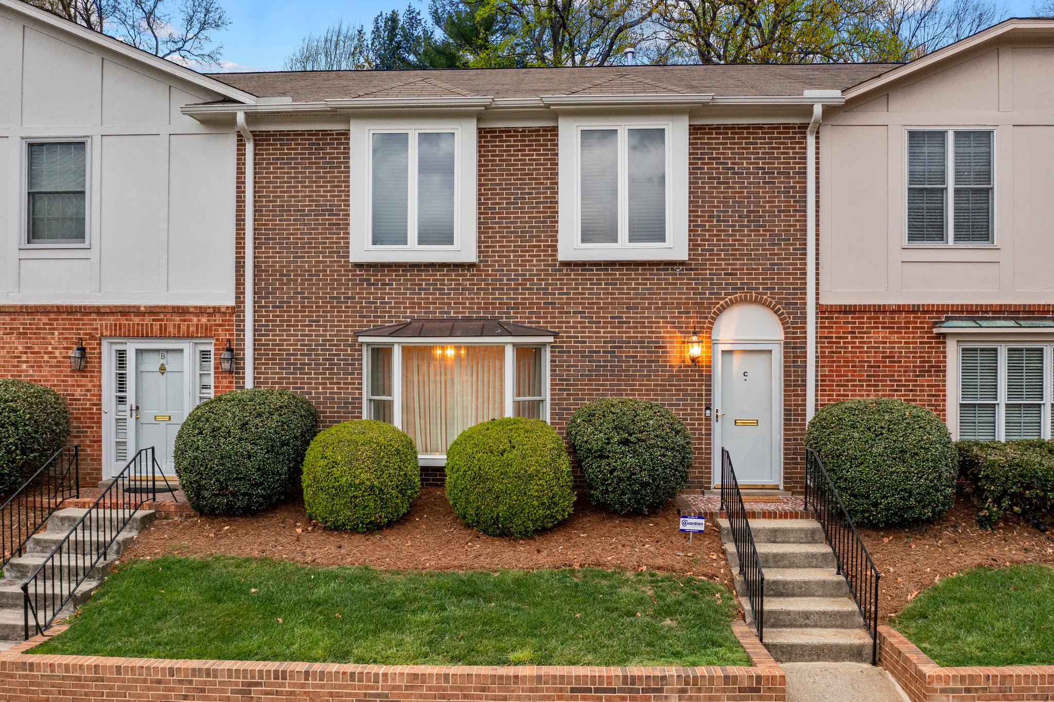 1 Fountain Manor Dr, Greensboro, NC 27405