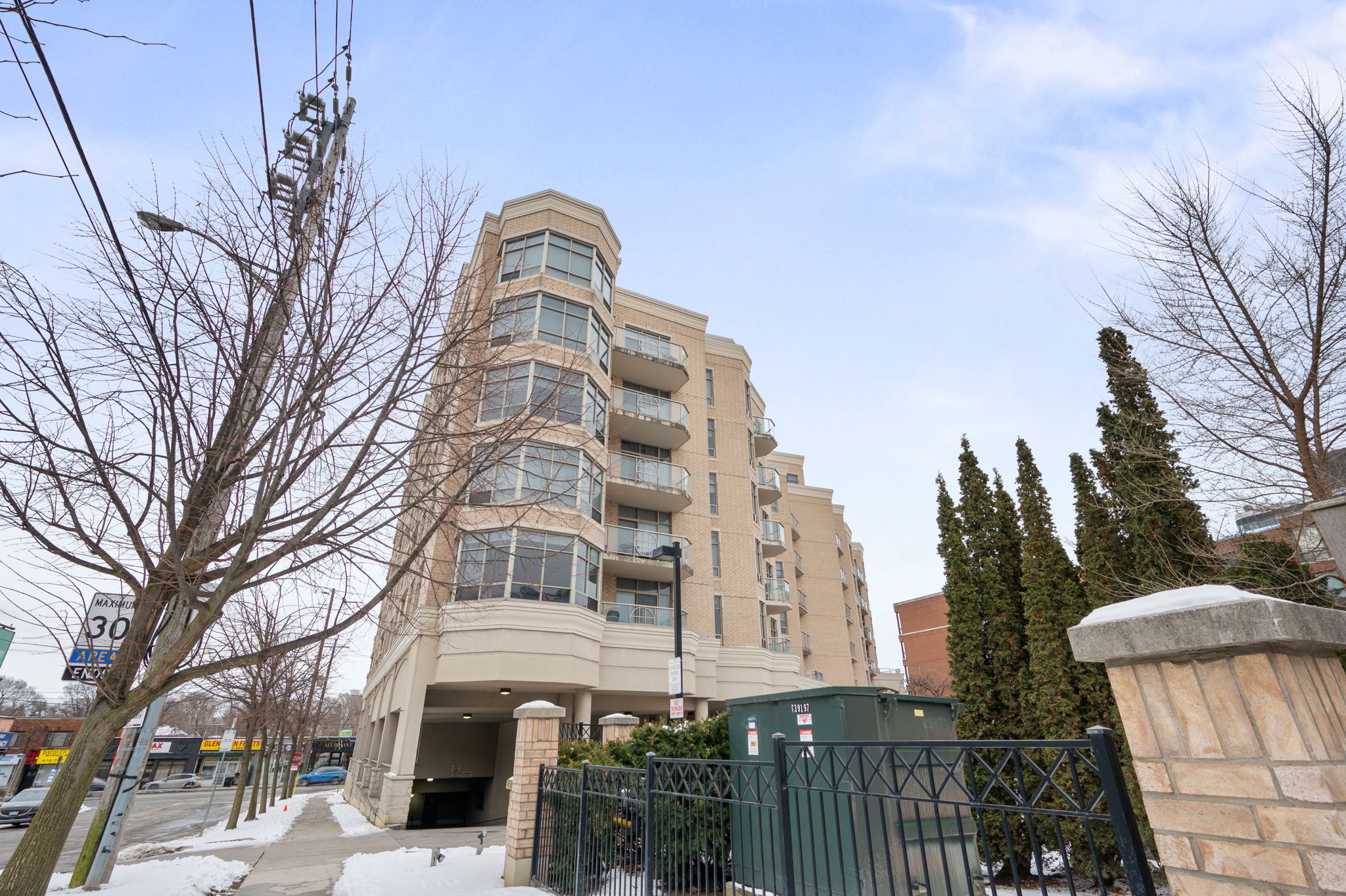1 Glen Park Ave Unit 201 Toronto, ON M6B 4M5