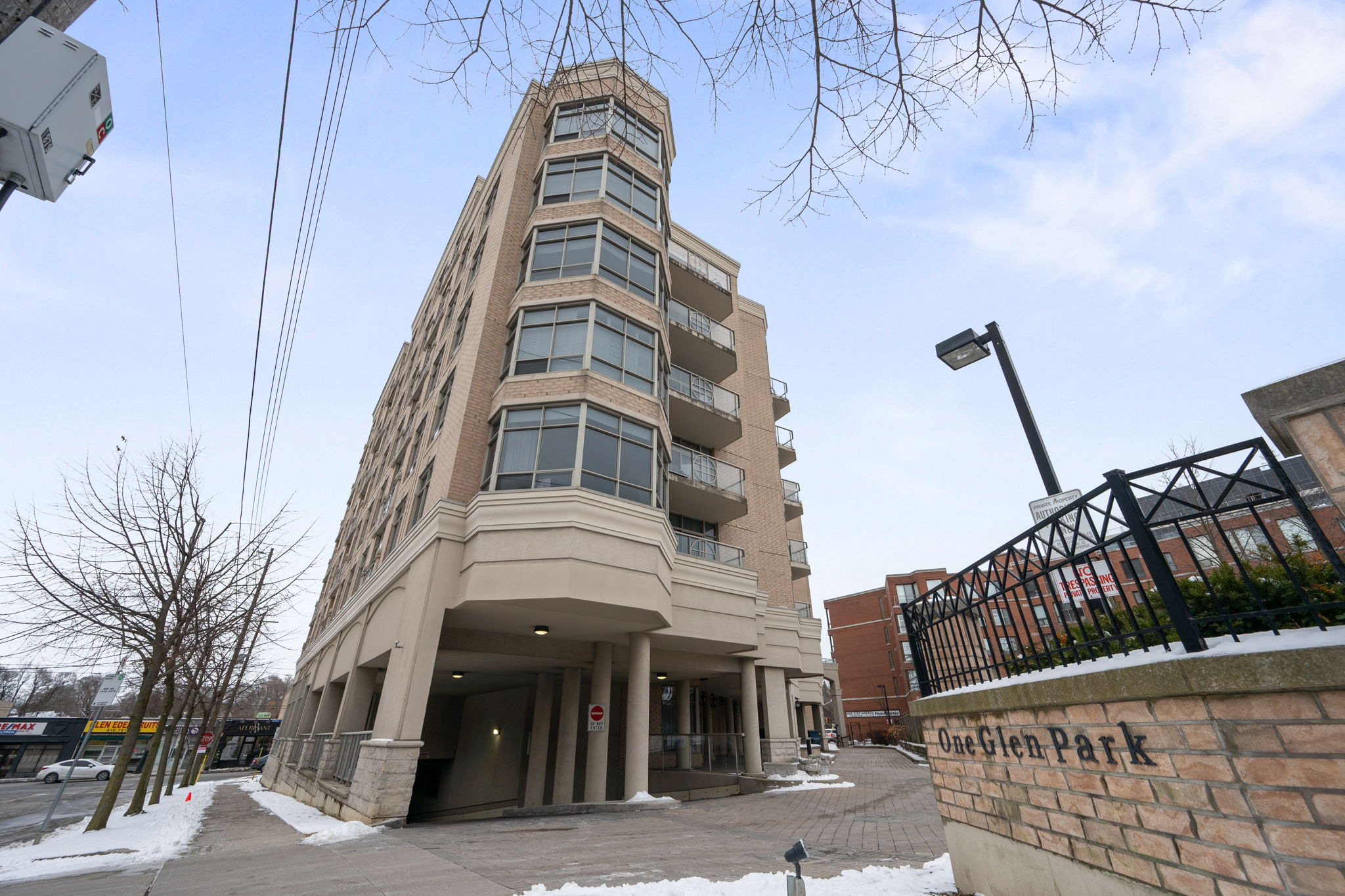 1 Glen Park Ave Unit 201 Toronto, ON M6B 4M5