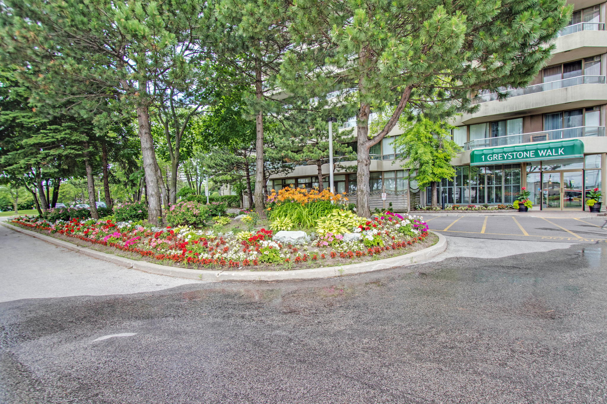 Building - Driveway