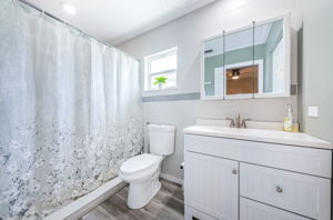 Master Bathroom1a