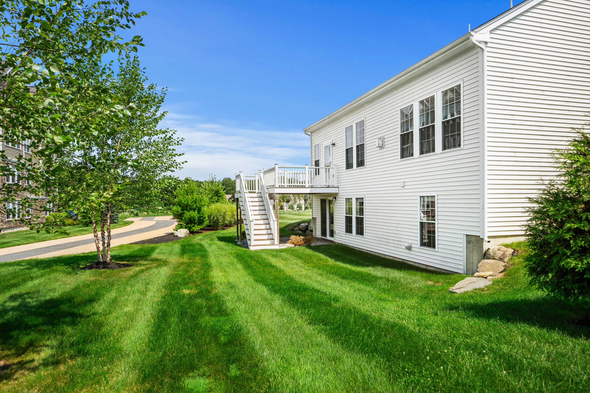 1 Hood Dr, Andover, MA 01810, USA Photo 6