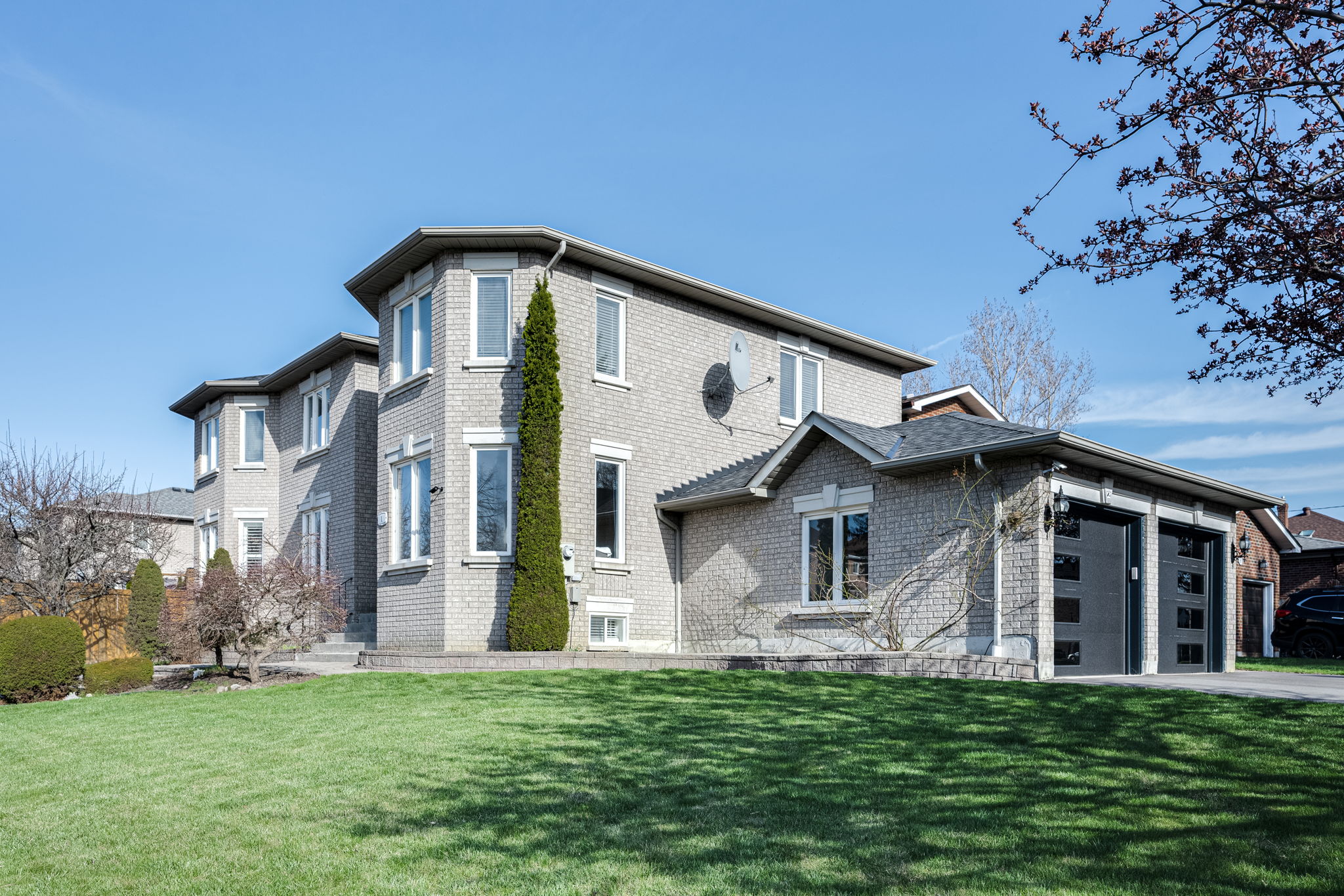 1 Karina Rd Toronto, ON M1C 2K7