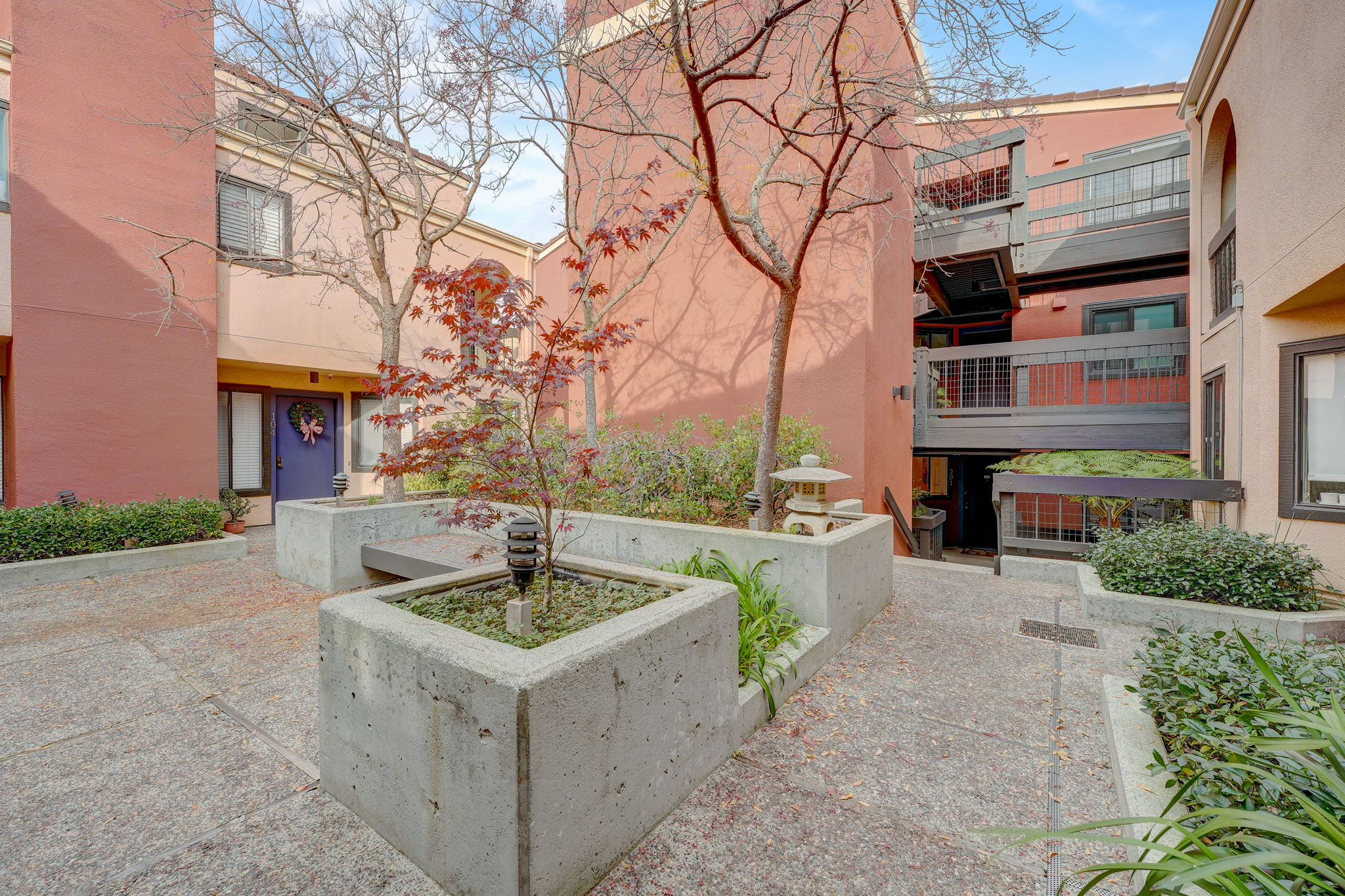 Laurel St-004