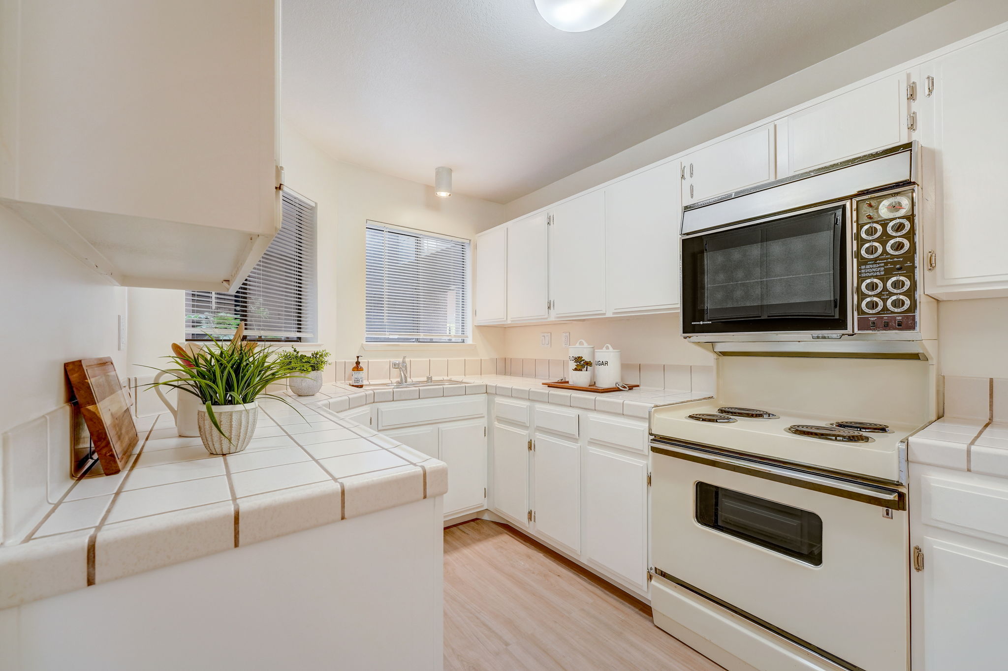 Laurel St-023