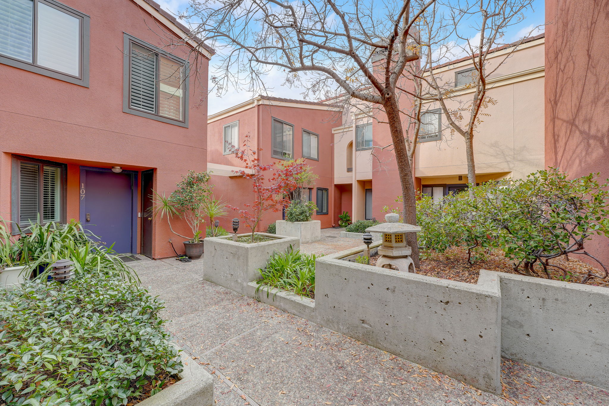 Laurel St-003