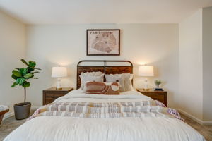 Laurel St-041