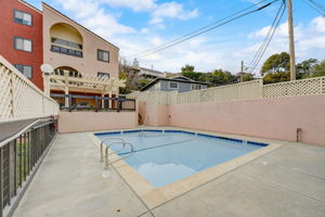 Laurel St-056