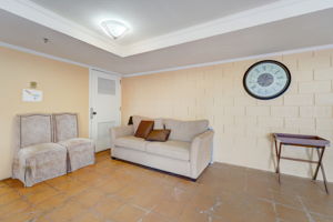 Laurel St-049