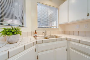 Laurel St-026