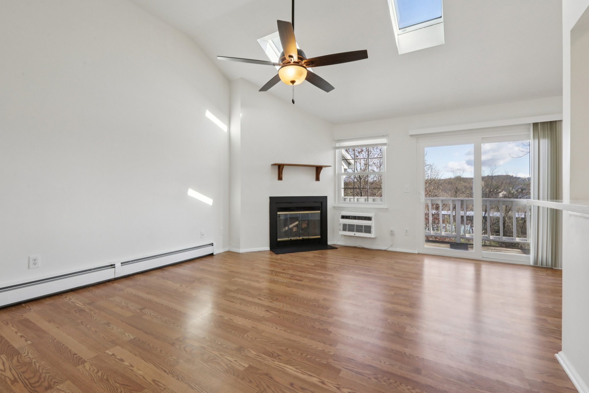 Lexington Hl 5-S1804-012.jpg