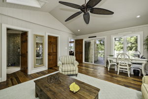  Photo 81