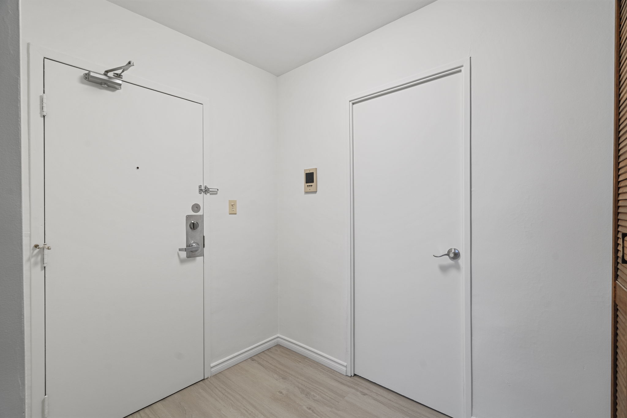 1 Massey Square Unit 2610 Toronto, ON M4C 5L4
